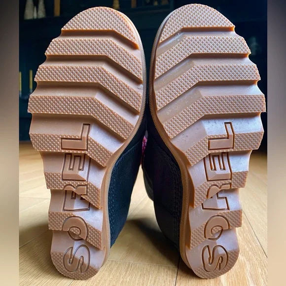 Black Sorel PDX Wedge Ankle Boots - Picture 5 of 9